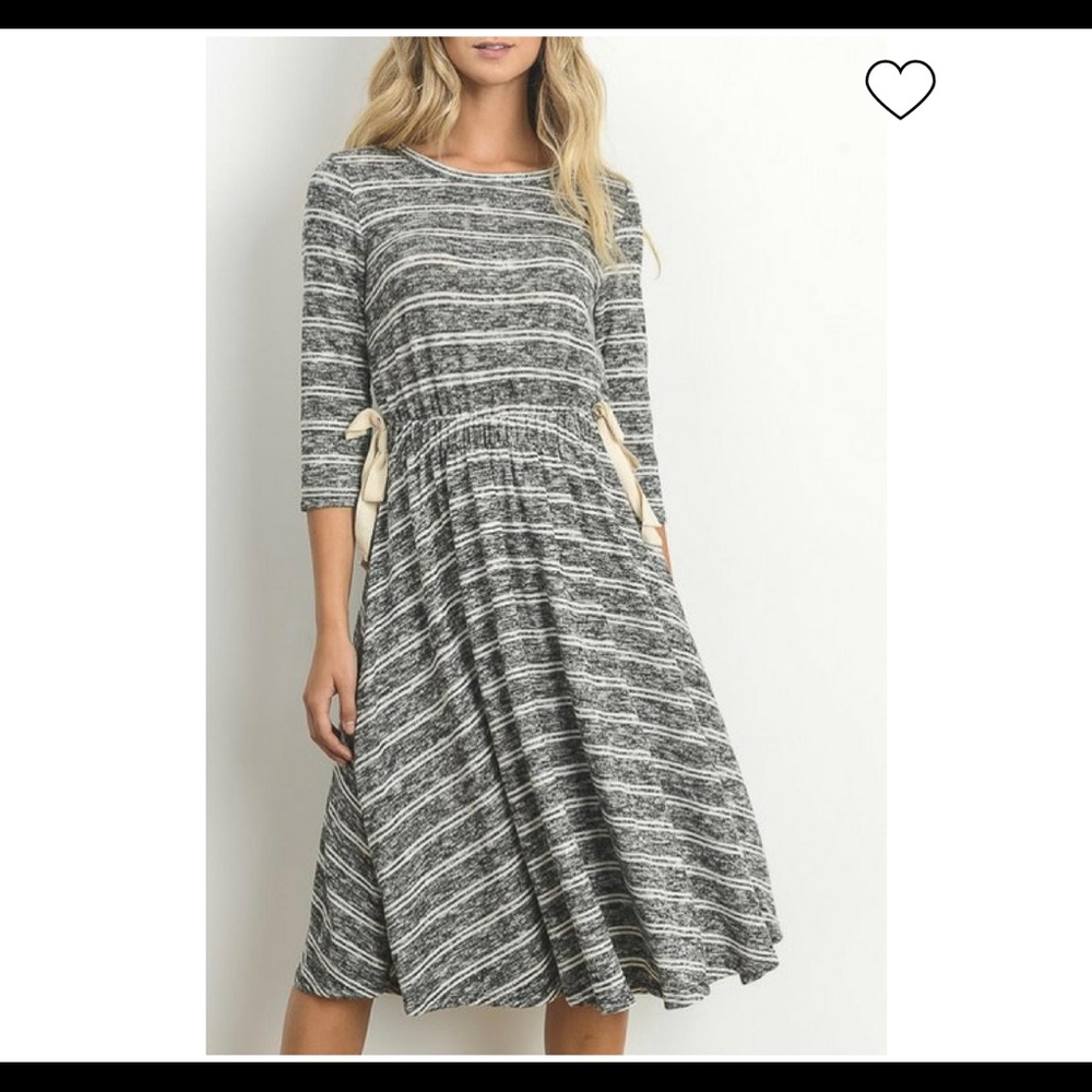 NWT Le Lis Dress szL